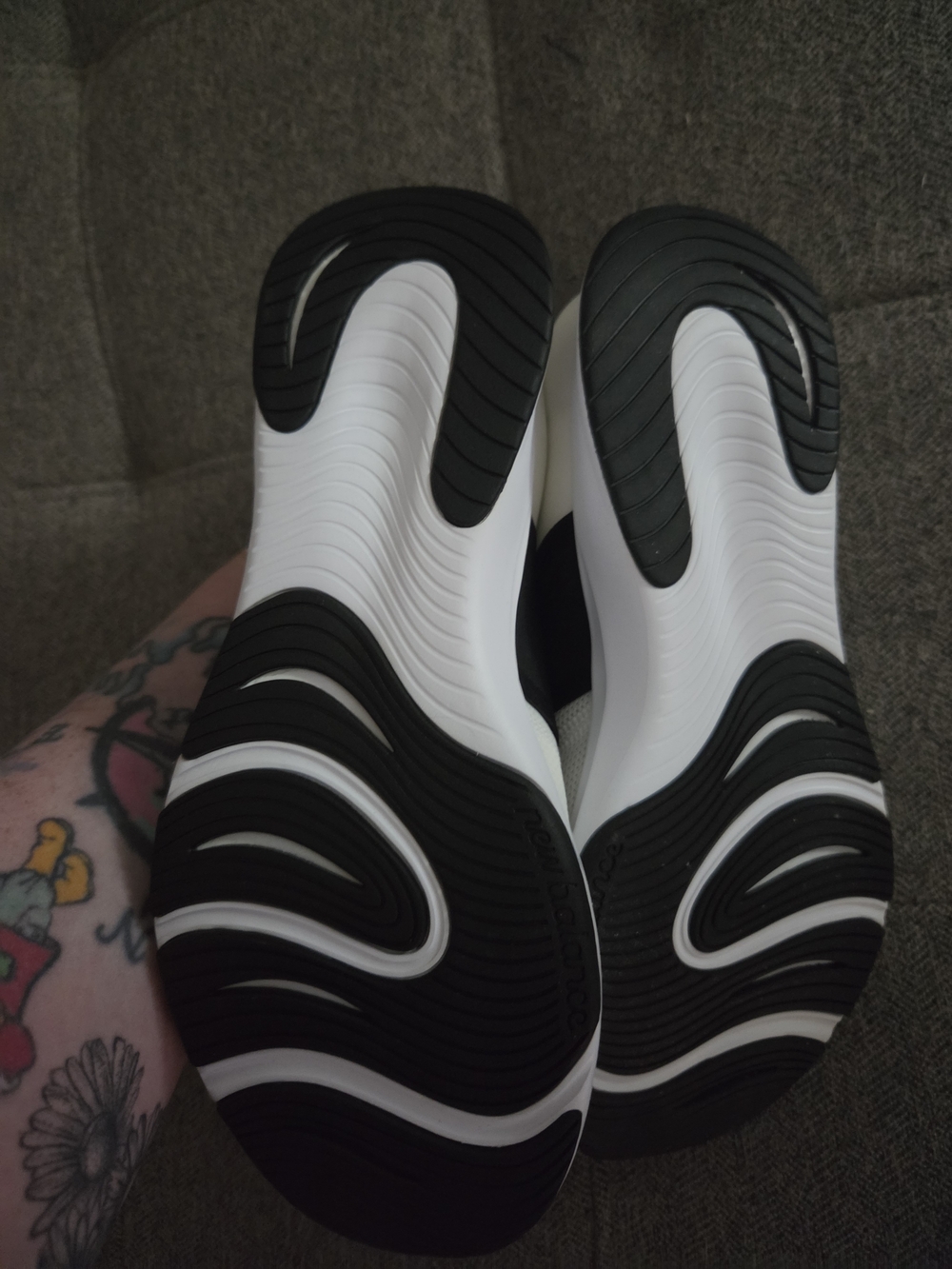 New Balance Women's White and Black Slip-On Trainer - Picture 4 of 4